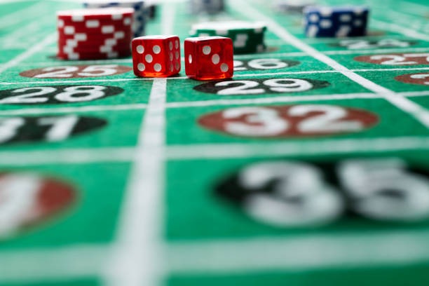 Live dealer blackjack table on mobile screen with multilingual interface